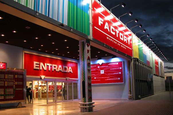 What shopping centers are there in Seville?