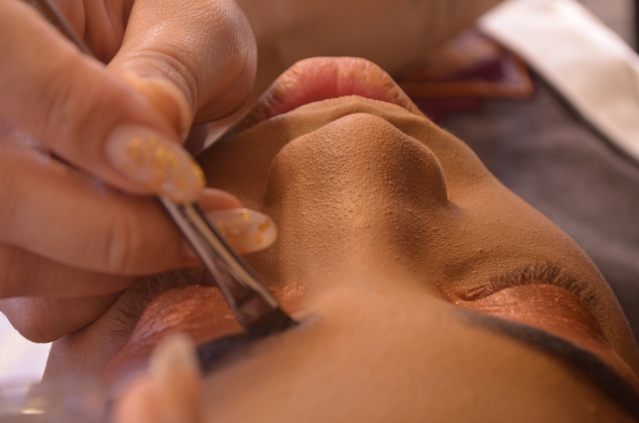 Where to get your eyebrows in Seville?