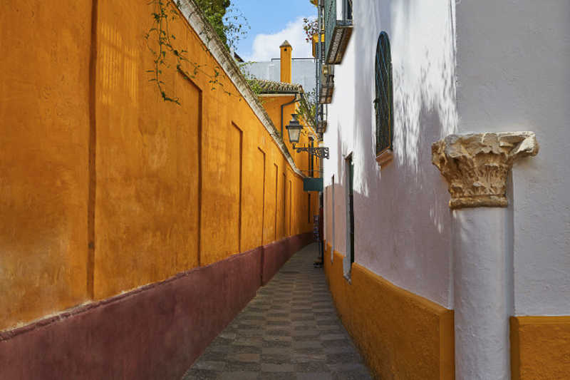 Santa Cruz Quarter Seville https://seville-city.com/