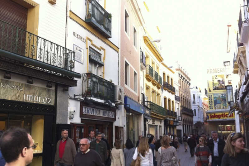 The weather in Seville. How to know the temperature and weather forecasting