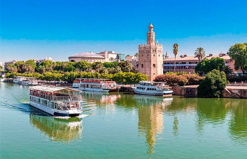 A scenic cruise on the River Guadalquivir!